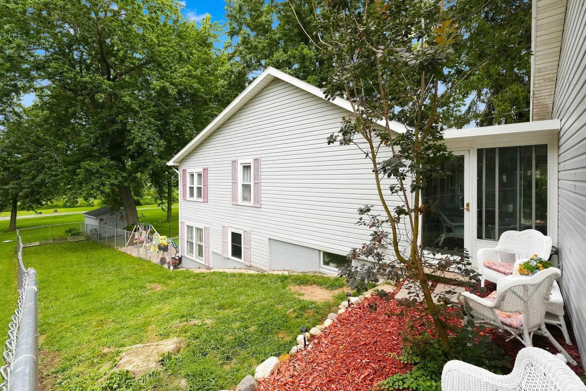 Image of 3370 W Old Lake Road